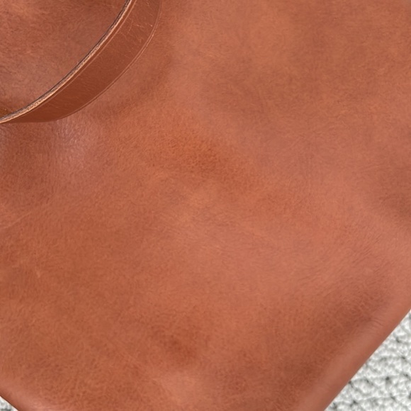 Madewell Zip-Top Transport Crossbody - Picture 9 of 9